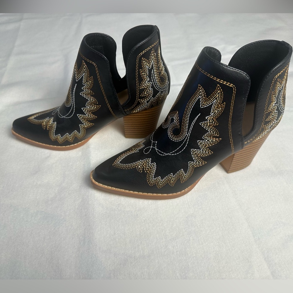 SHEIN Black and Gold Embroidered Ankle Boots size 6